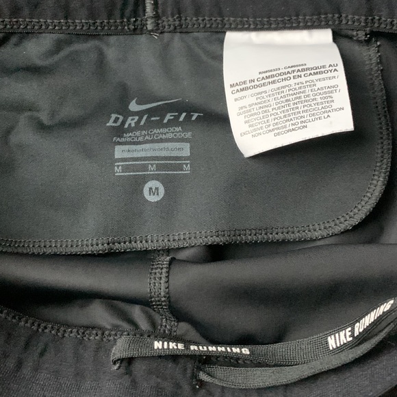 Nike capri tights, size M - Picture 3 of 4